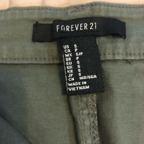 Forever 21 olive green skirt. Size S - Picture 2 of 4
